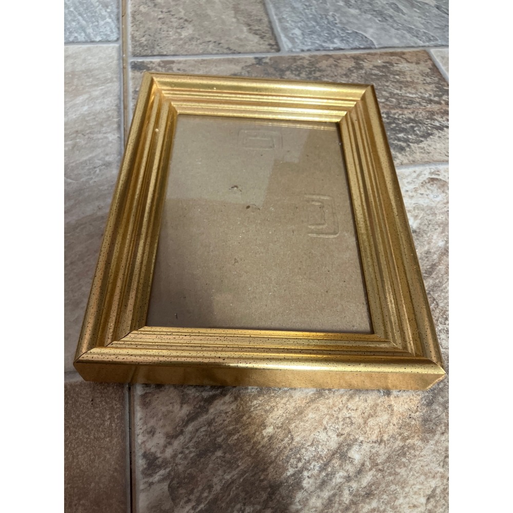 Intercraft Gold Ribbed Picture Frame 5x7 Vintage Style Tabletop Wall Mount